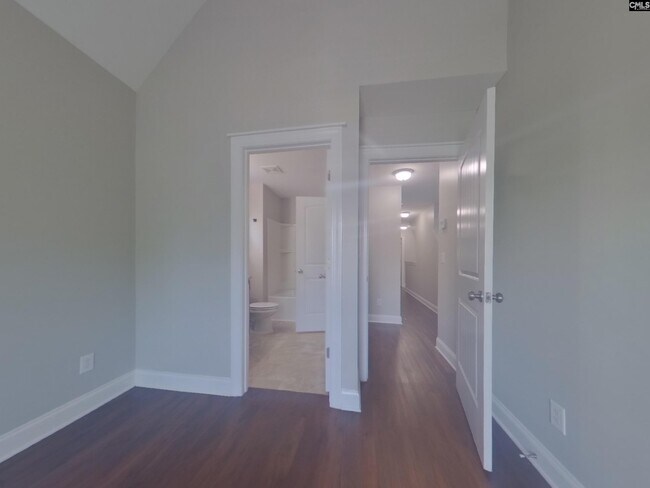 Building Photo - 141 Park Ridge Way
