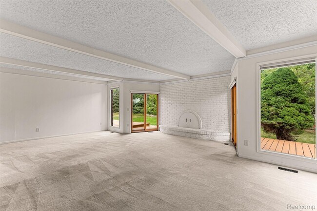 Building Photo - 3312 Palm Aire Ct
