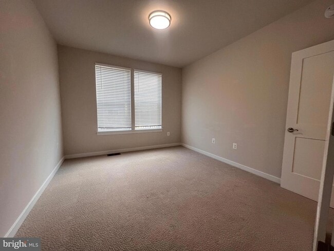 Building Photo - 44625 Wolfhound Sq