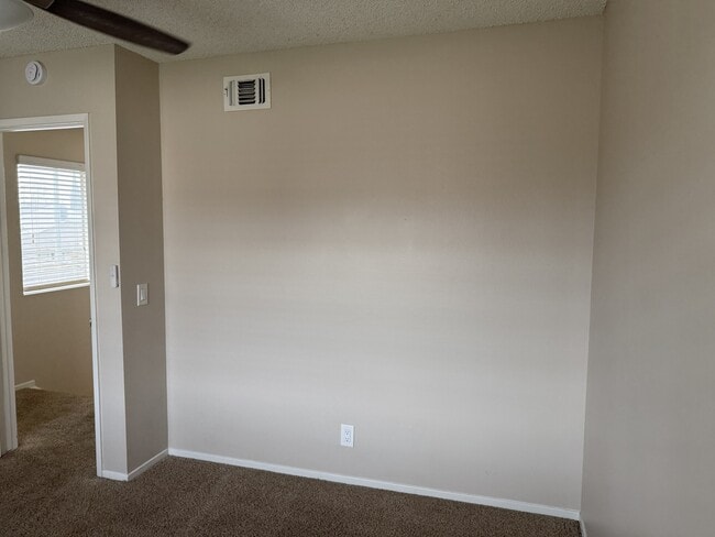 Building Photo - 183 Southampton Way