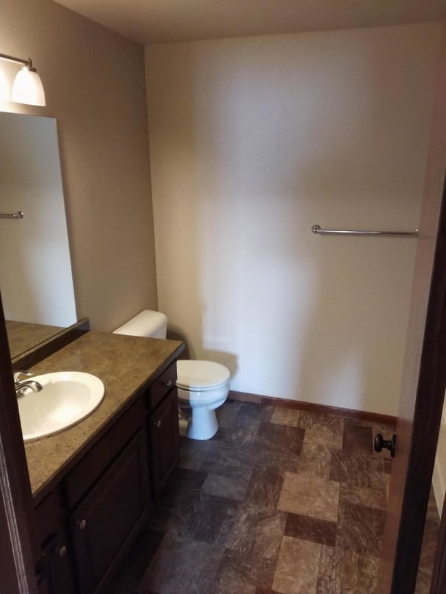 Building Photo - 1521 Sharloh LP