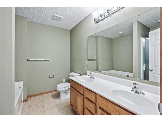 Building Photo - 5046 Yuma Ln N