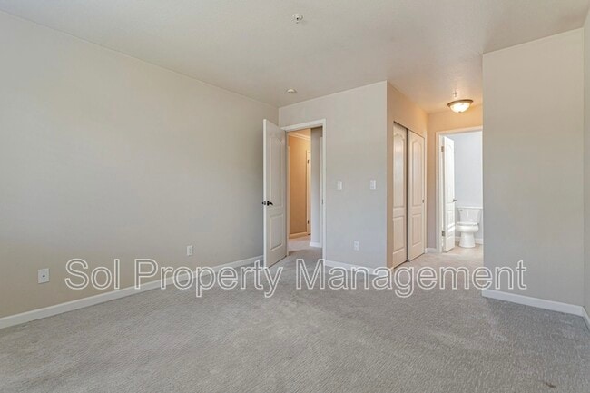 Building Photo - 41 Grandview St