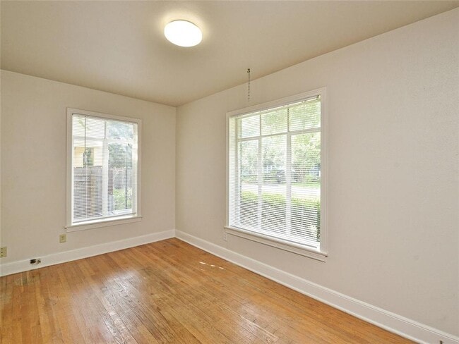 Building Photo - 1814 W 38th St