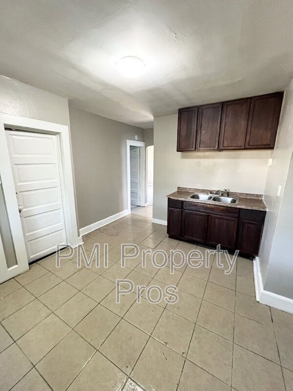 Building Photo - 3154 N 12th St