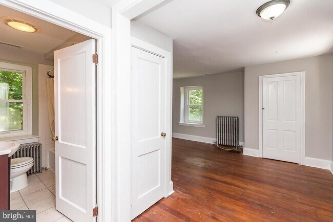 Building Photo - 337 Righters Mill Rd