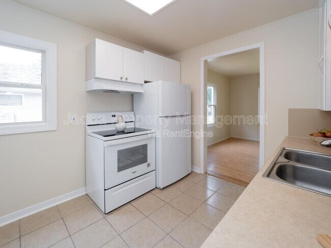 Building Photo - 1928 Eckener Dr