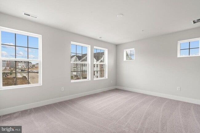 Building Photo - 7736 Meander Ct S