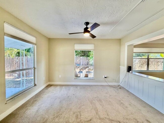 Building Photo - 2918 10th Ave N