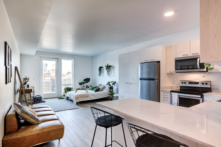 19J Midtown 1827 J St Sacramento CA 95811 Apartment Finder