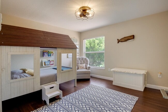 Building Photo - 10894 Bitternut Hickory Ln