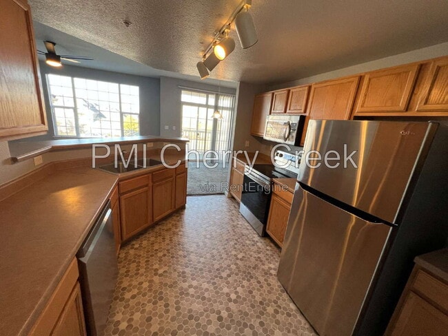 Building Photo - 5705 N Genoa Way