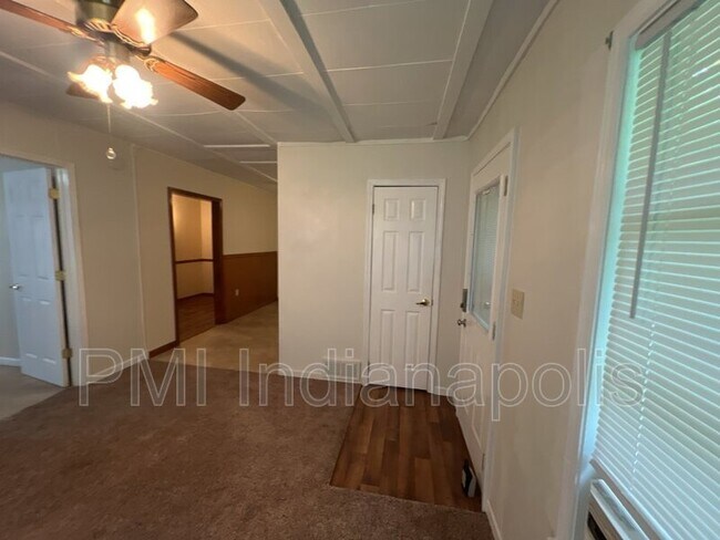 Building Photo - 629 N Willow St