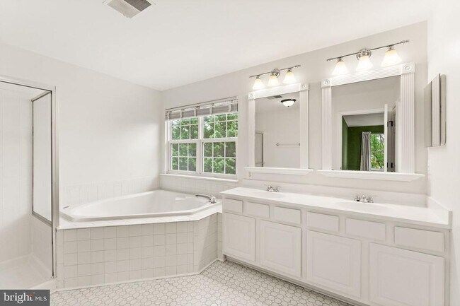 Building Photo - 43205 Cardston Pl
