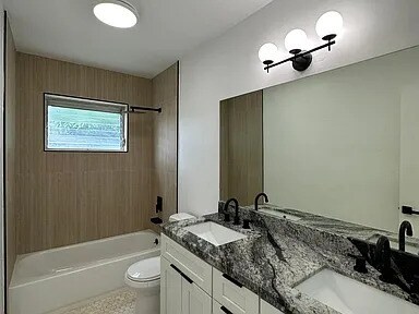 Building Photo - 50 NE 132nd Terrace