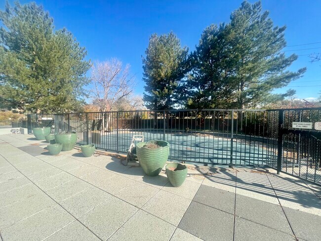 Building Photo - 3100 E Cherry Creek South Dr