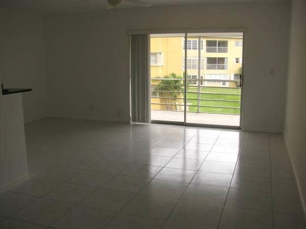 Building Photo - 4200 Crystal Lake Dr