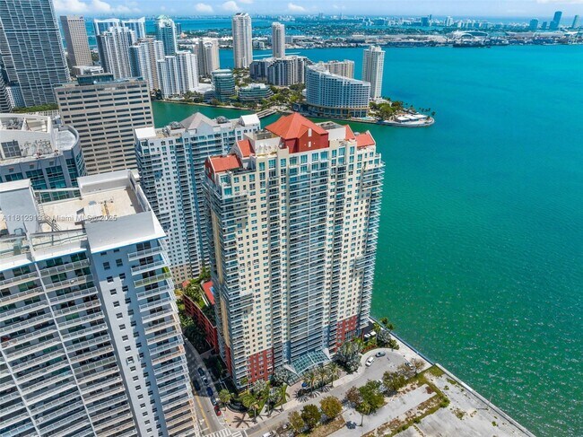 Building Photo - 1155 Brickell Bay Dr
