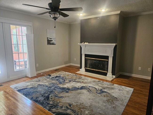 Building Photo - Knoxville 37934 - 4 bedroom, 2.5 bath - call Karen Robertson 865-454-7626