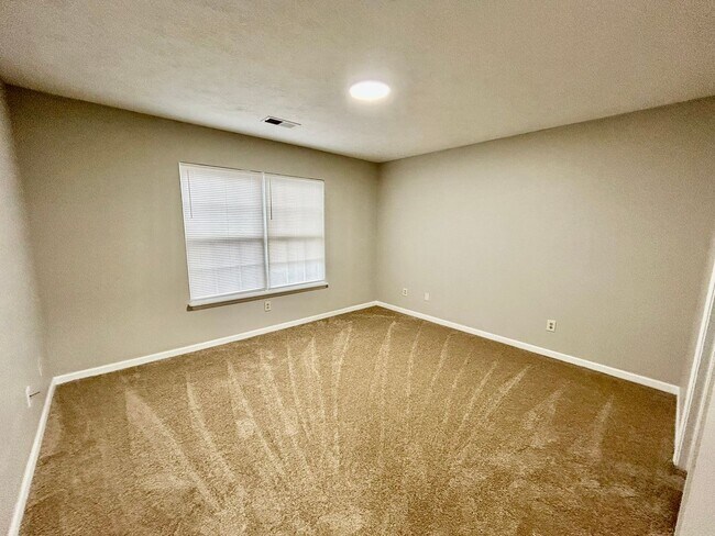 Building Photo - 219 Simba Way