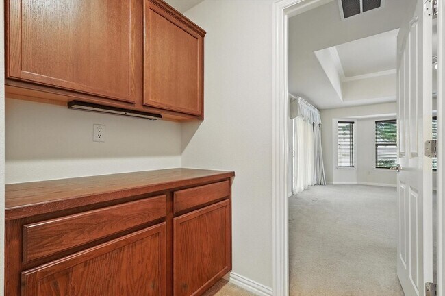 Building Photo - 10000 La Jolla Way