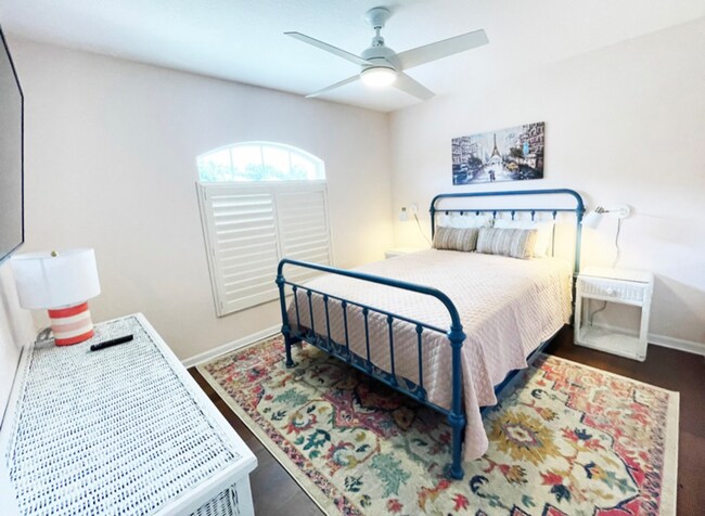 Building Photo - 1012 Laurel Ave