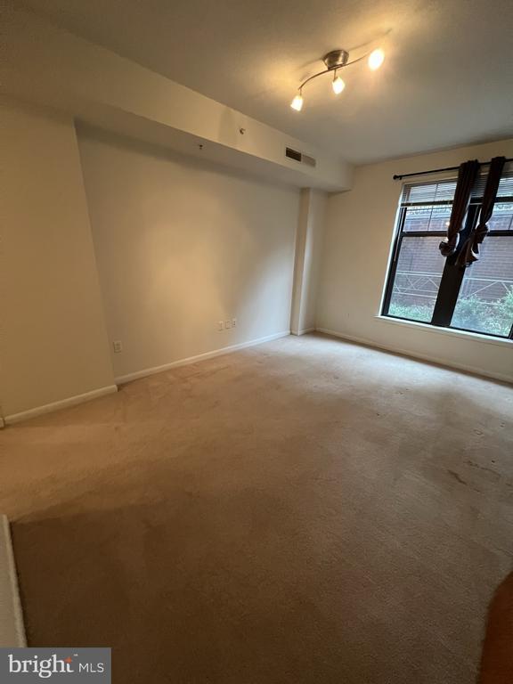 Building Photo - 1021 N Garfield St