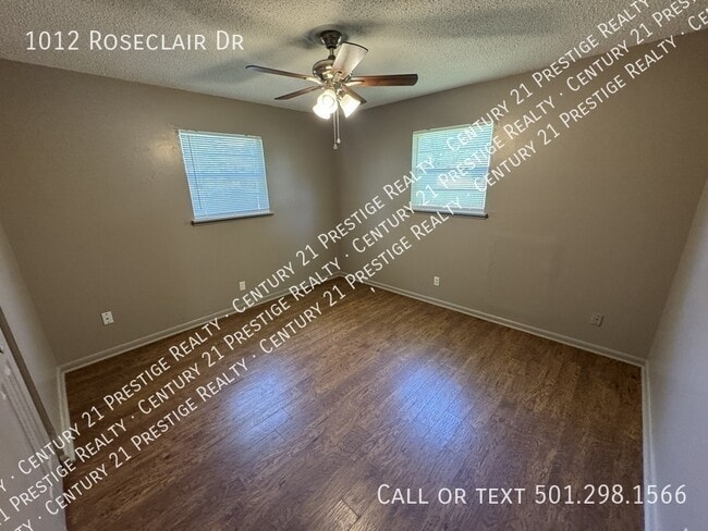 Building Photo - 1012 Roseclair Dr