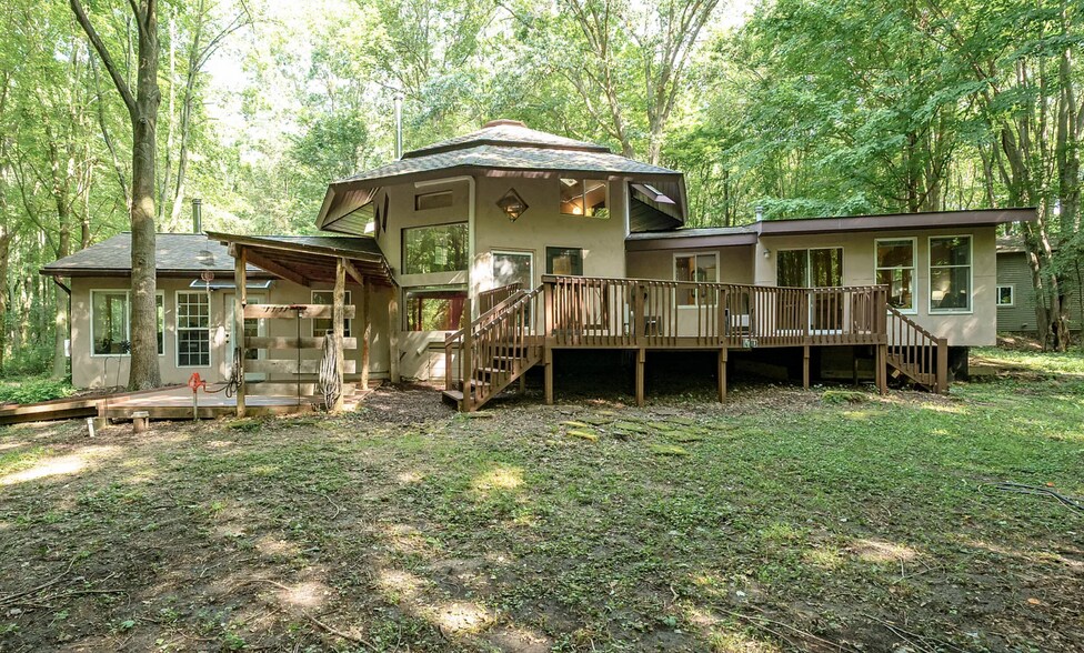 Building Photo - 5884 E P Ave