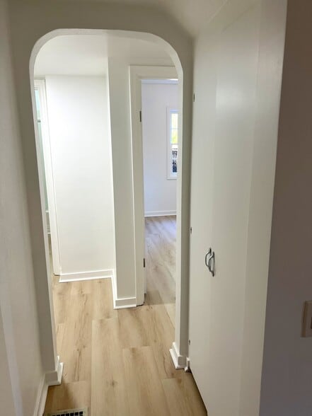 hall to lower bedrooms - 4662 Carman Dr