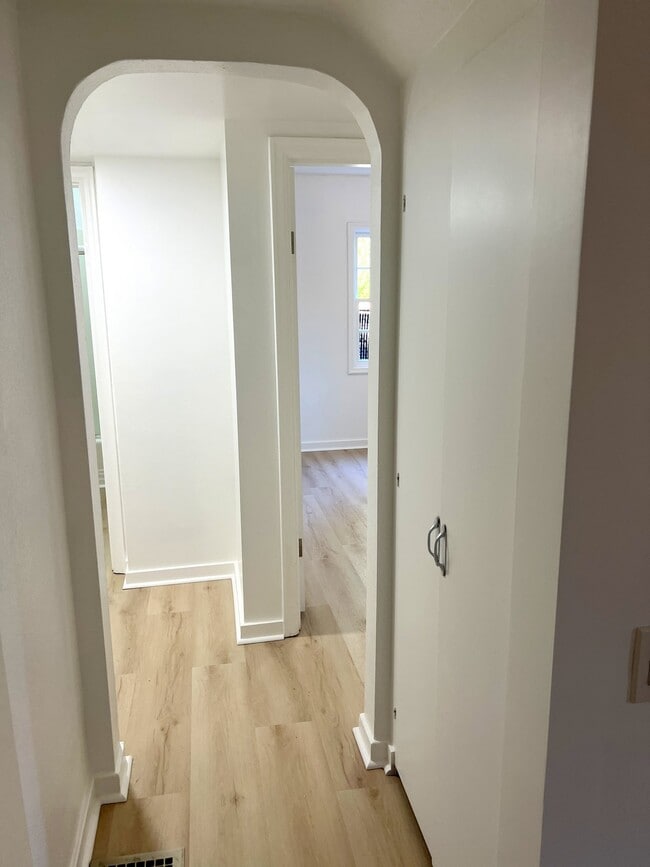 hall to lower bedrooms - 4662 Carman Dr