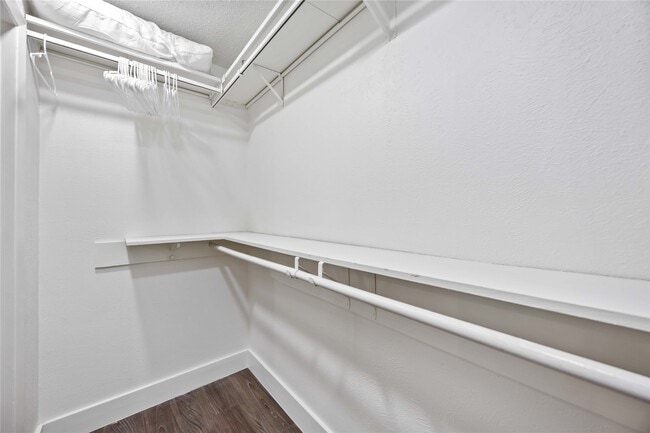 Building Photo - 22419 Deville Dr