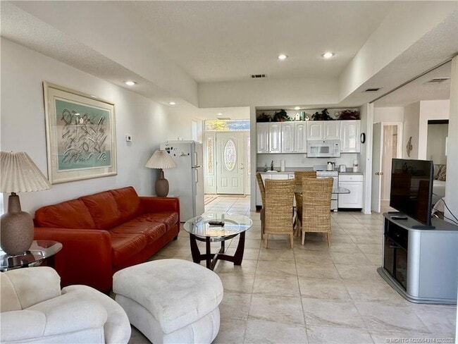 Building Photo - 3304 SE Morningside Blvd