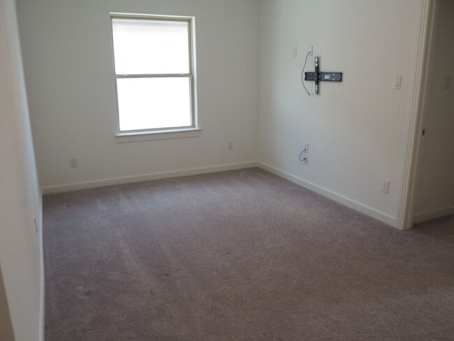 Building Photo - Beautiful 4 Bed 3 Bath Home in Aubrey