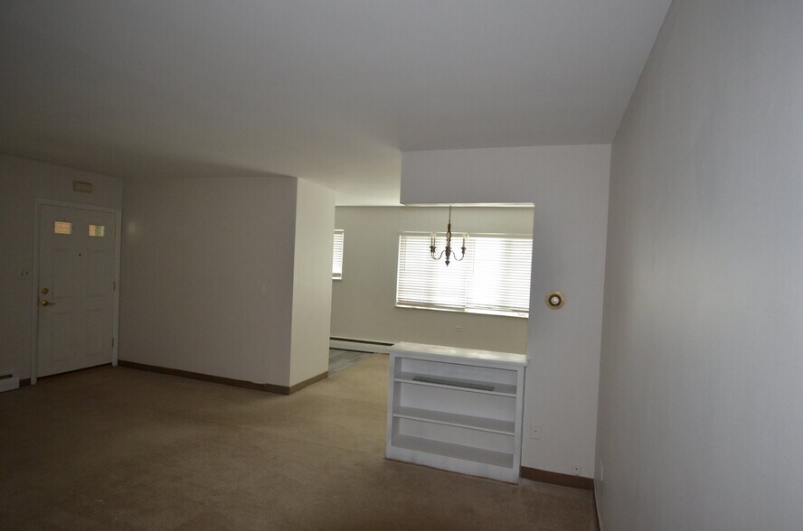 Building Photo - 2032 Linden Ave