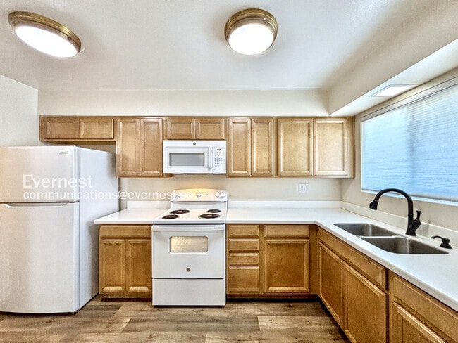Building Photo - 27221 Sun City Blvd