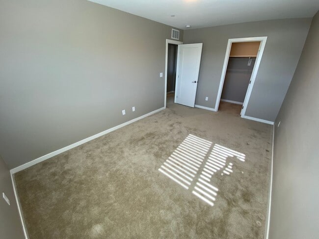 Building Photo - 3192 Timorasso Ave