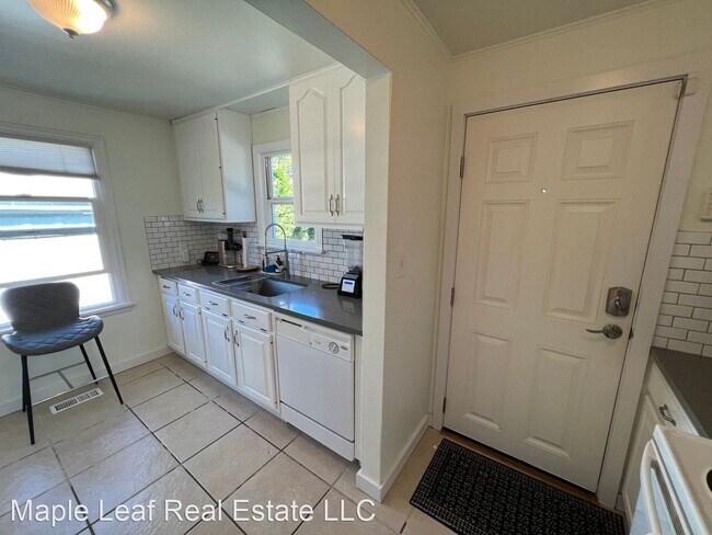 Building Photo - 3 br, 2 bath House - 6316 21st Ave SW