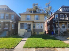 Building Photo - EAST SIDE 4 BEDROOM SECTION 8 AVAILABLE!!!