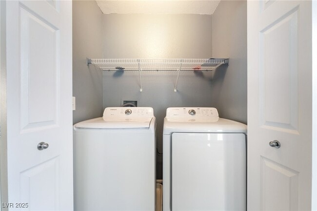 Building Photo - 11981 Fairfax Ridge St