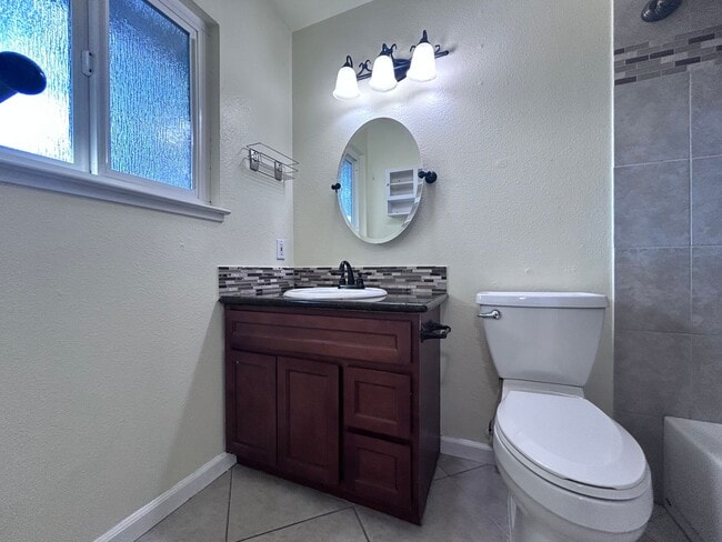 Building Photo - 6864-6866 Trovita Way