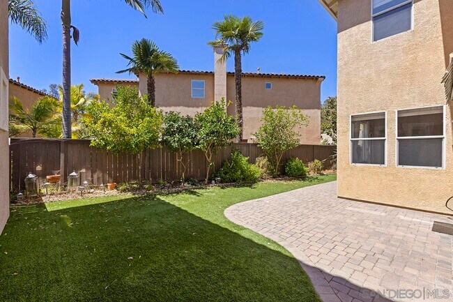 Building Photo - 11370 W San Raphael