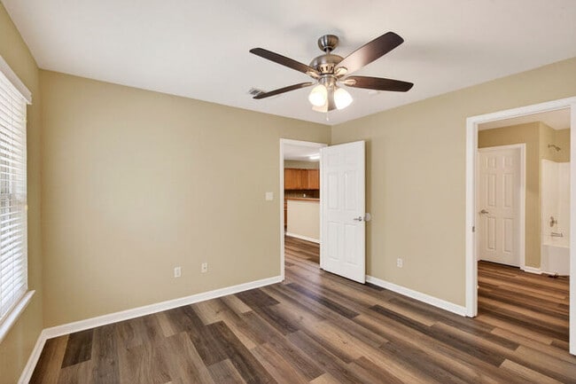 Building Photo - 10261 English Manor Dr