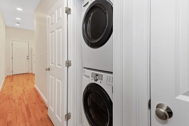 Building Photo - 268 Windsor St