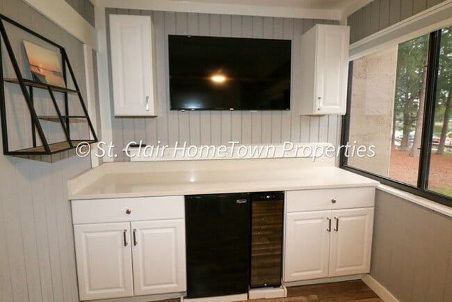 Building Photo - Waterfront Condo