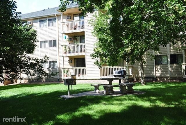 Building Photo - 5455 Smetana Dr