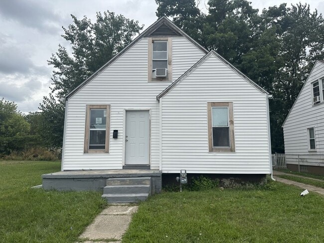 Building Photo - 3807 Bassett St