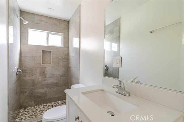 Building Photo - 9920 Pinewood Ave