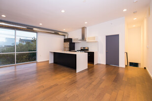 Building Photo - 1444 N 7th St