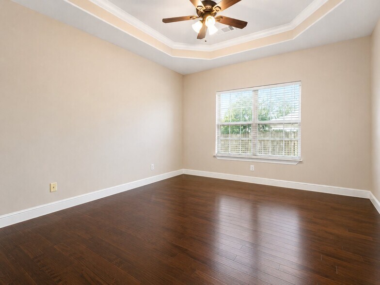 Building Photo - 1252 N Cannondale Dr